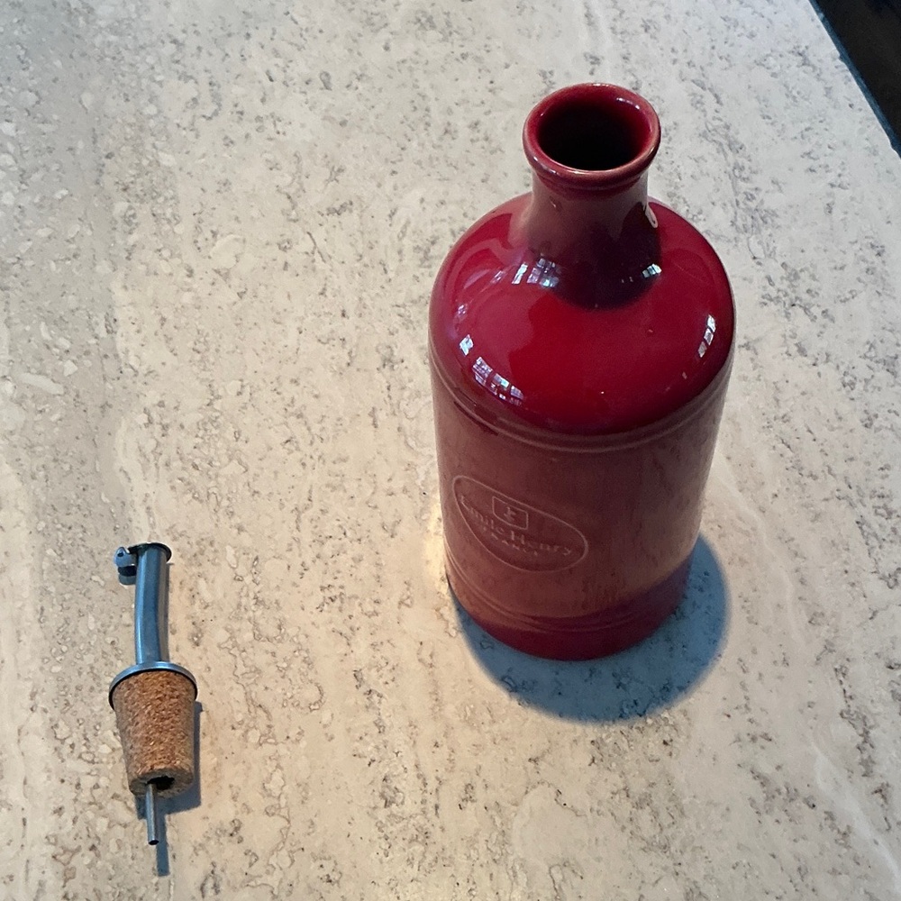 Emile Henry oil dispenser - Picture 2 of 4